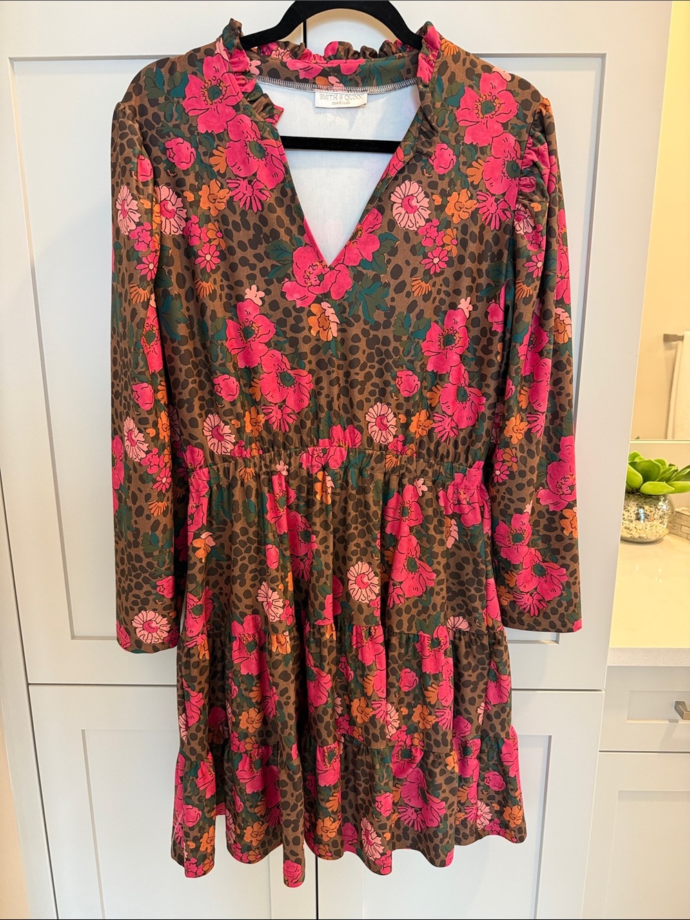Smith & Quinn Women’s Floral Tiered V-Neck Dress in Brown and Pink
